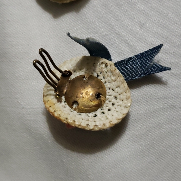 Vintage Crochet Hat Earrings - Picture 5 of 7